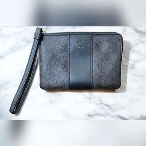 Coach Corner Zip Wristlet with Strap NWOT